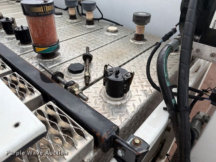 image for item FI2031 2016 Peterbilt 337 fuel / lube truck