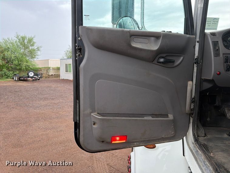 image for item FI2031 2016 Peterbilt 337 fuel / lube truck