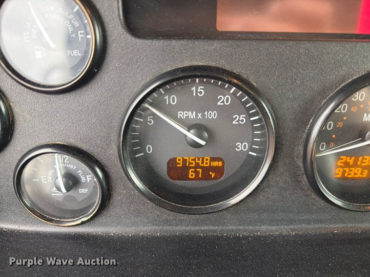 image for item FI2031 2016 Peterbilt 337 fuel / lube truck