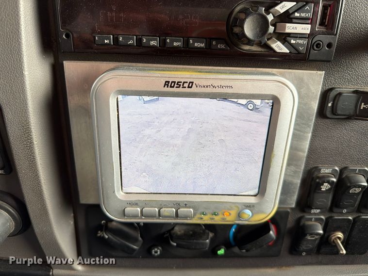 image for item FI2031 2016 Peterbilt 337 fuel / lube truck