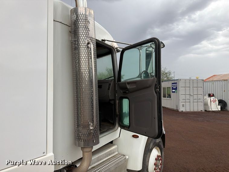 image for item FI2031 2016 Peterbilt 337 fuel / lube truck