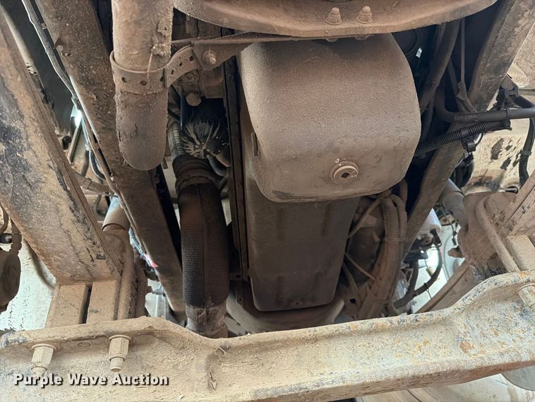 image for item FI2031 2016 Peterbilt 337 fuel / lube truck