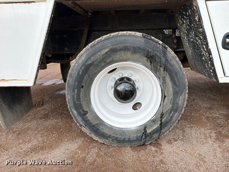 image for item FI2031 2016 Peterbilt 337 fuel / lube truck