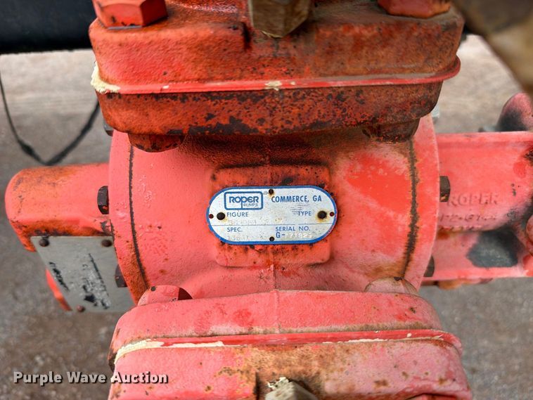 image for item FI2032 2013 Peterbilt 348 hydrovac truck
