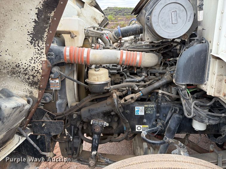 image for item FI2032 2013 Peterbilt 348 hydrovac truck
