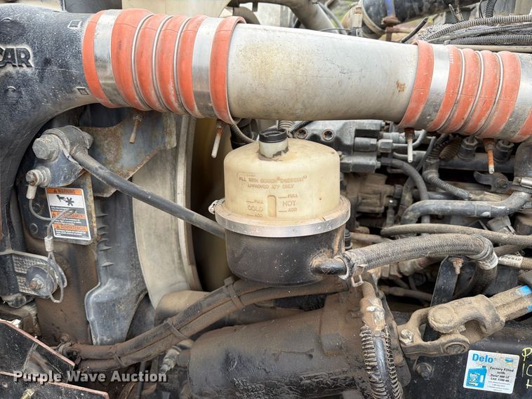 image for item FI2032 2013 Peterbilt 348 hydrovac truck