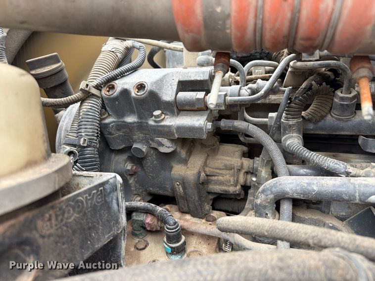 image for item FI2032 2013 Peterbilt 348 hydrovac truck