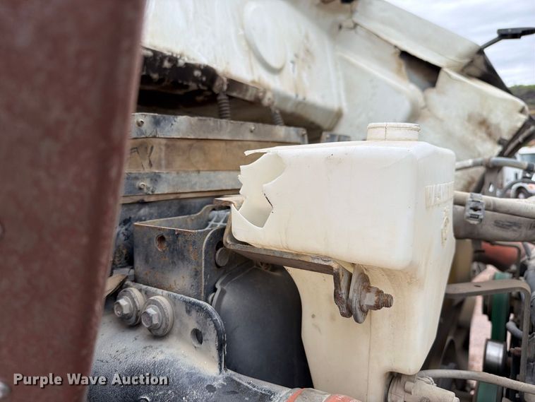 image for item FI2032 2013 Peterbilt 348 hydrovac truck