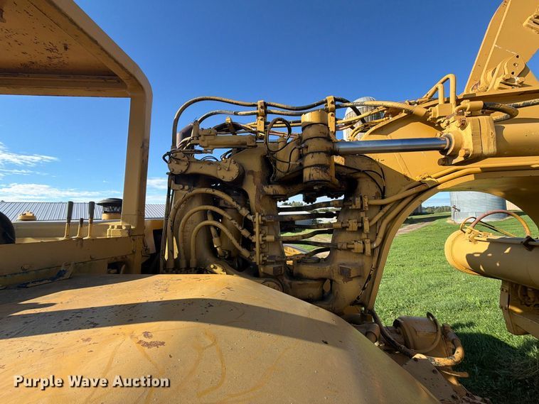 image for item FJ0529 1985 Caterpillar 621B conventional scraper 