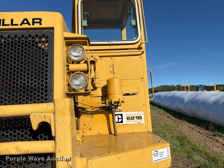 image for item FJ0529 1985 Caterpillar 621B conventional scraper 