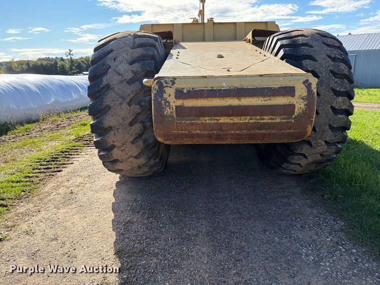 image for item FJ0529 1985 Caterpillar 621B conventional scraper 