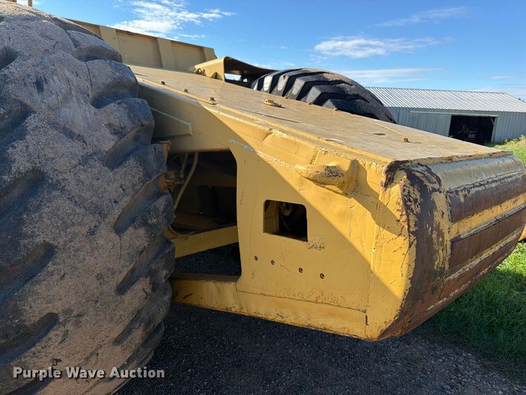 image for item FJ0529 1985 Caterpillar 621B conventional scraper 