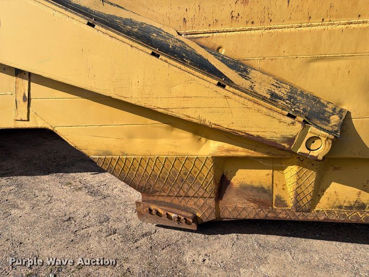 image for item FJ0529 1985 Caterpillar 621B conventional scraper 