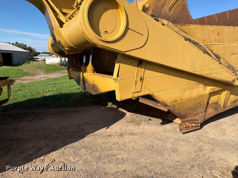 image for item FJ0529 1985 Caterpillar 621B conventional scraper 