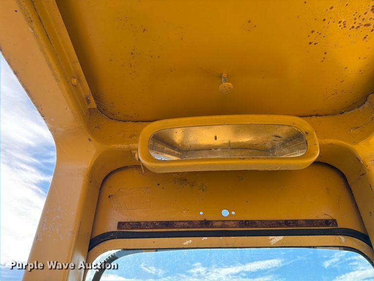 image for item FJ0529 1985 Caterpillar 621B conventional scraper 