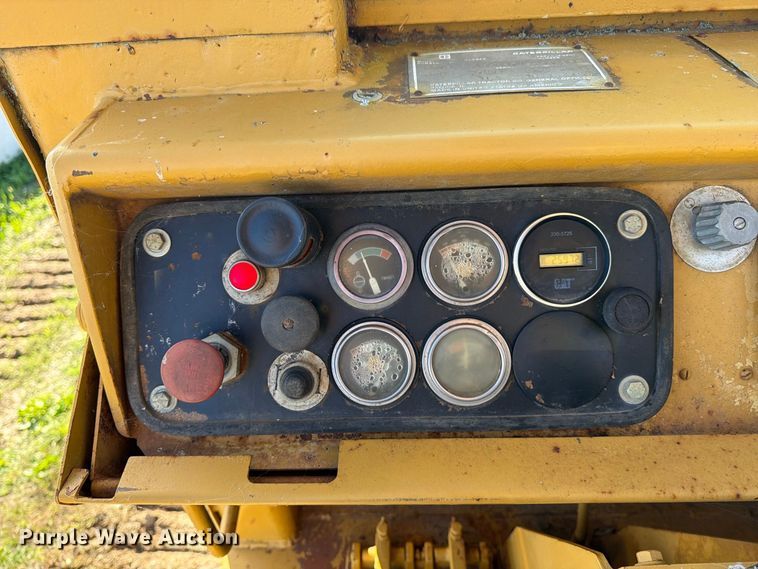 image for item FJ0529 1985 Caterpillar 621B conventional scraper 