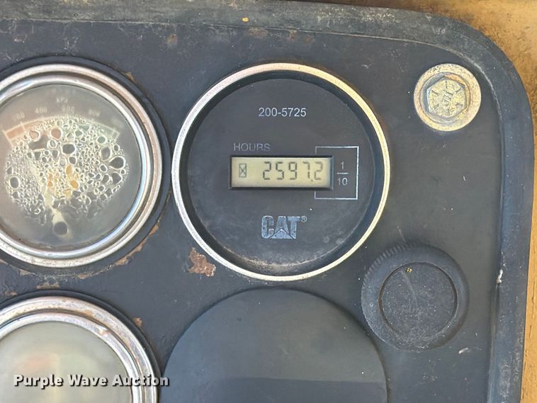 image for item FJ0529 1985 Caterpillar 621B conventional scraper 