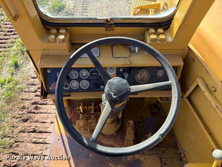 image for item FJ0529 1985 Caterpillar 621B conventional scraper 