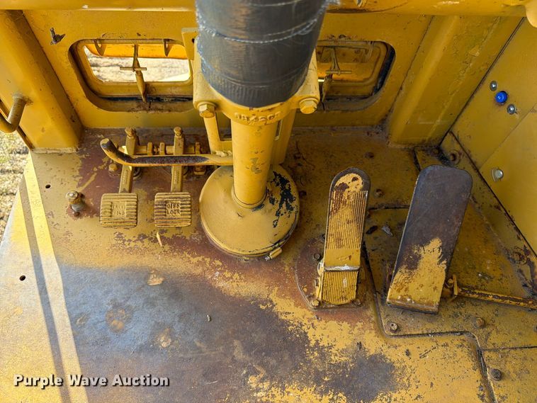 image for item FJ0529 1985 Caterpillar 621B conventional scraper 