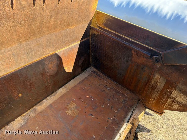 image for item FJ0529 1985 Caterpillar 621B conventional scraper 