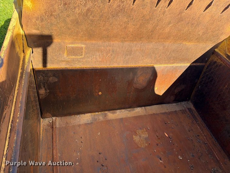 image for item FJ0529 1985 Caterpillar 621B conventional scraper 