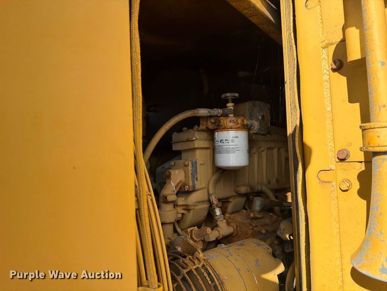 image for item FJ0529 1985 Caterpillar 621B conventional scraper 