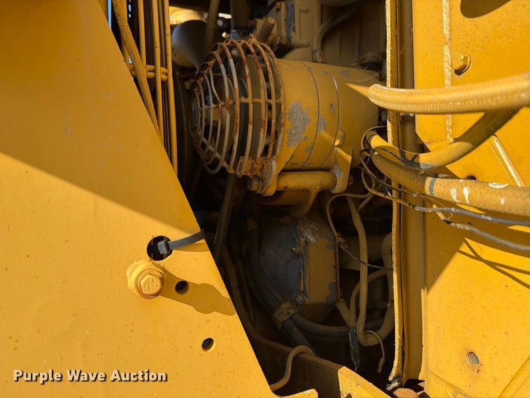 image for item FJ0529 1985 Caterpillar 621B conventional scraper 