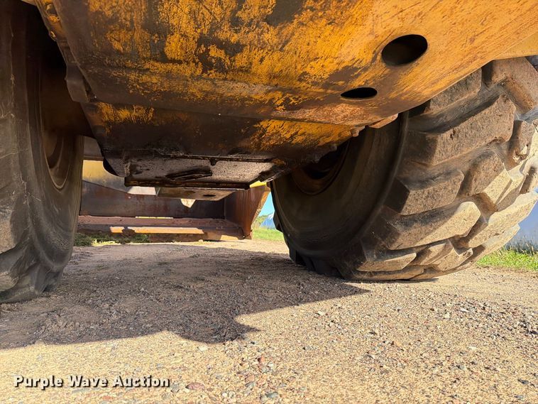 image for item FJ0529 1985 Caterpillar 621B conventional scraper 
