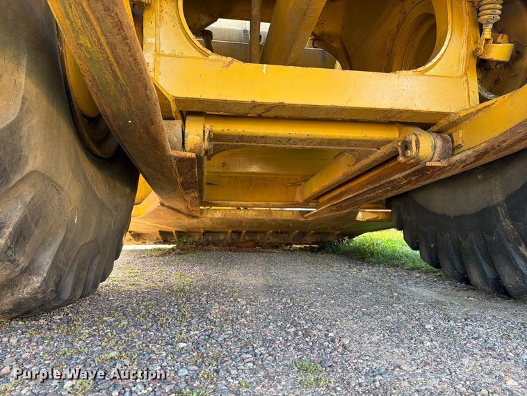 image for item FJ0529 1985 Caterpillar 621B conventional scraper 