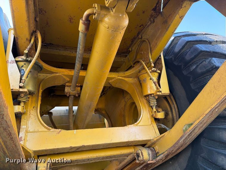 image for item FJ0529 1985 Caterpillar 621B conventional scraper 