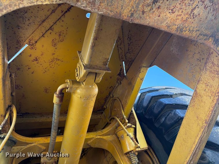 image for item FJ0529 1985 Caterpillar 621B conventional scraper 
