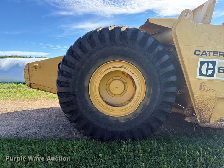 image for item FJ0529 1985 Caterpillar 621B conventional scraper 