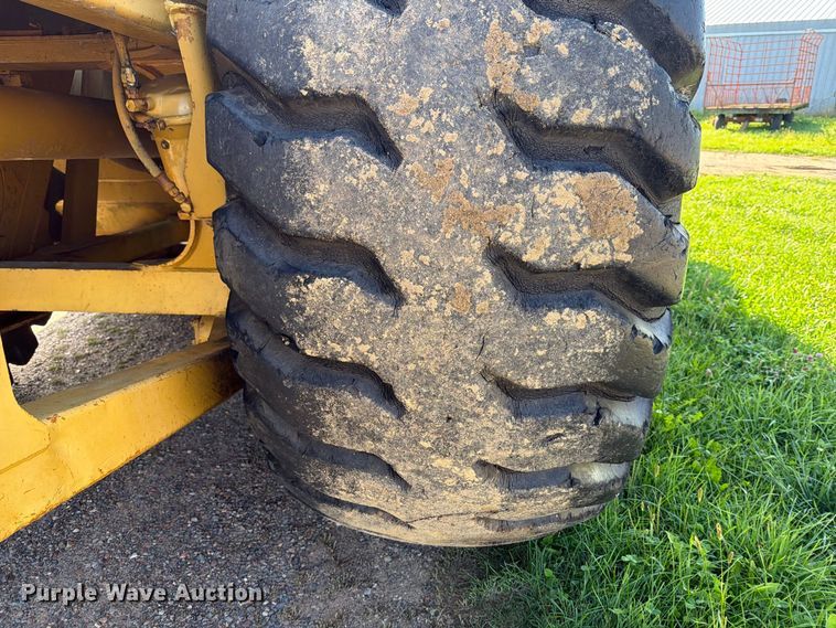 image for item FJ0529 1985 Caterpillar 621B conventional scraper 