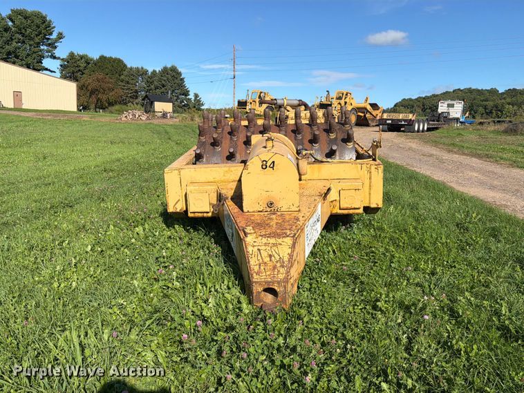 image for item FJ0530 Tampo VC-250 sheepsfoot vibratory roller