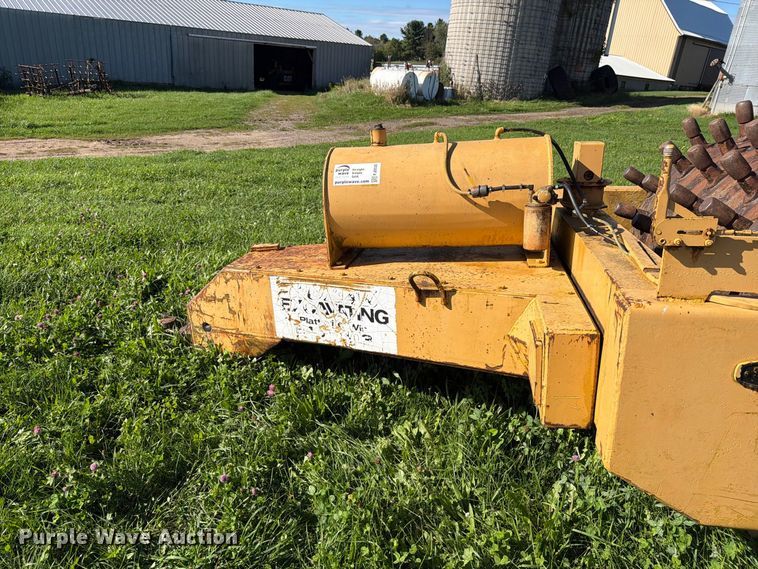 image for item FJ0530 Tampo VC-250 sheepsfoot vibratory roller