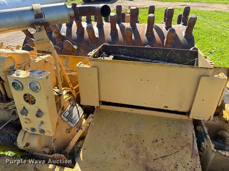 image for item FJ0530 Tampo VC-250 sheepsfoot vibratory roller