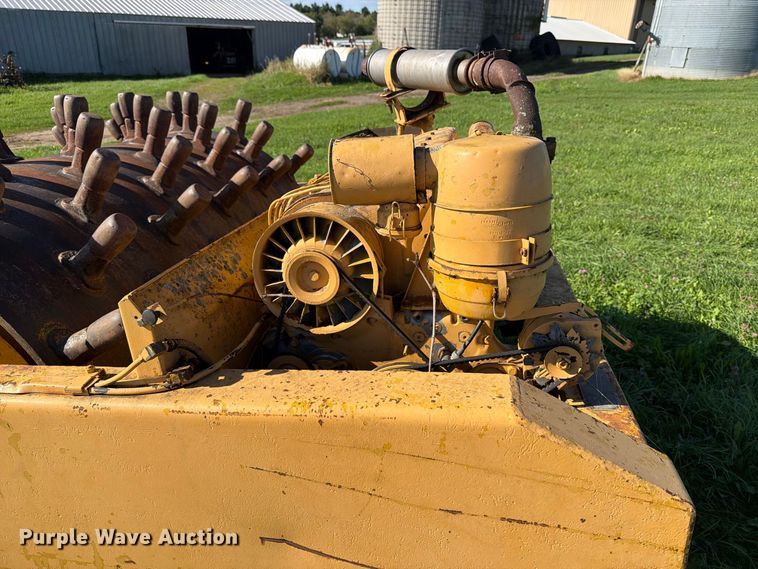 image for item FJ0530 Tampo VC-250 sheepsfoot vibratory roller