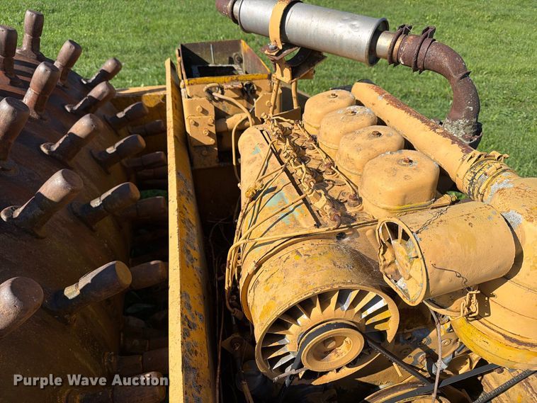 image for item FJ0530 Tampo VC-250 sheepsfoot vibratory roller