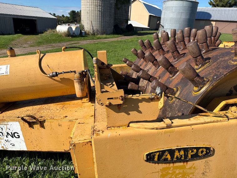 image for item FJ0530 Tampo VC-250 sheepsfoot vibratory roller