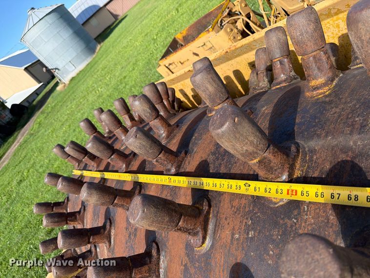 image for item FJ0530 Tampo VC-250 sheepsfoot vibratory roller