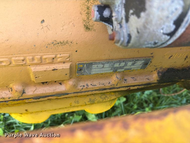 image for item FJ0530 Tampo VC-250 sheepsfoot vibratory roller