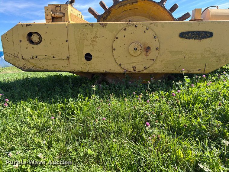 image for item FJ0530 Tampo VC-250 sheepsfoot vibratory roller