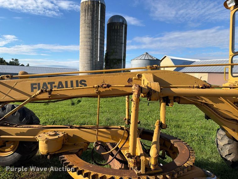 image for item FJ0531 Fiat-Allis M100 Series B motor grader