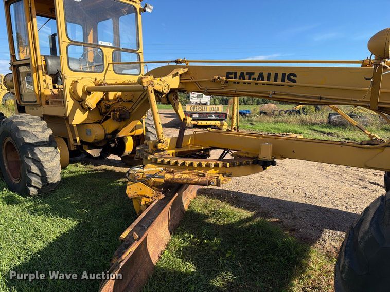 image for item FJ0531 Fiat-Allis M100 Series B motor grader