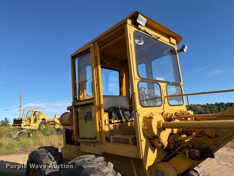 image for item FJ0531 Fiat-Allis M100 Series B motor grader