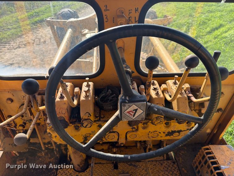 image for item FJ0531 Fiat-Allis M100 Series B motor grader