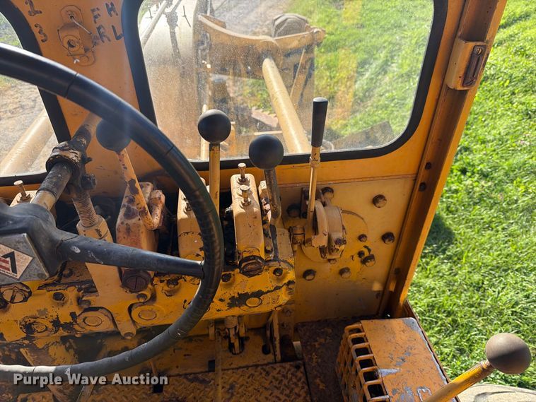 image for item FJ0531 Fiat-Allis M100 Series B motor grader