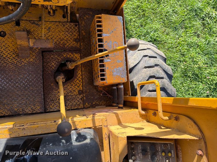 image for item FJ0531 Fiat-Allis M100 Series B motor grader