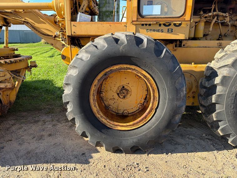 image for item FJ0531 Fiat-Allis M100 Series B motor grader