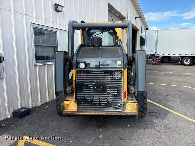 image for item FJ2010 2014 John Deere 328E skid steer loader
